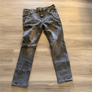Crysp denim Distressed Gray Jeans 40/32
